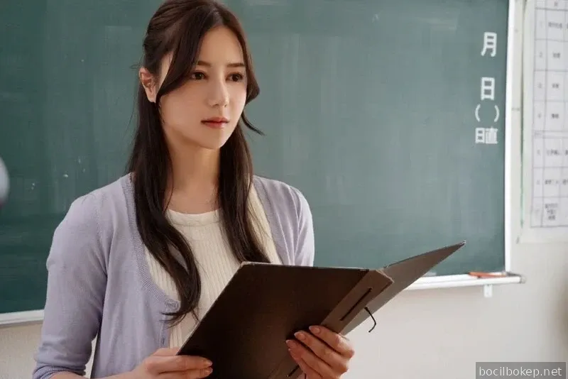 Siswa nakal memperkosa guru tercantik di sekolah