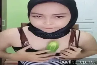 Cewe Jilbab Cantik Live Show Pake Timun