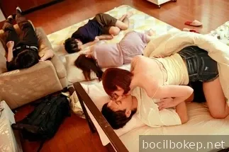 Kakak iparnya memanjakan kakak iparnya sehingga membuatnya menjadi manja