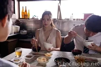 Kakak ipar cantik dan kakak iparnya diam-diam melakukan inses