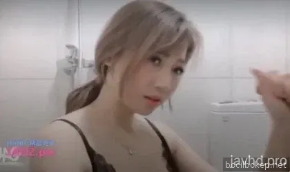 [China AV] Tuan tanah yang lucu dan tukang ledeng