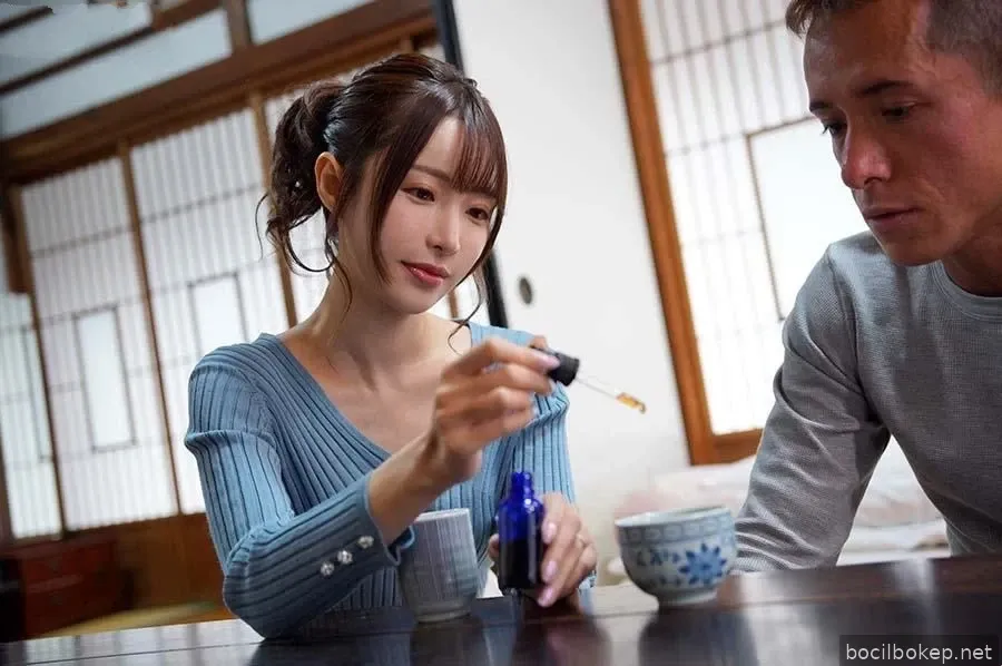 FSDSS-572, Menantu perempuan dibius dan menidurinya