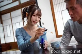 Menantu perempuan dibius dan menidurinya