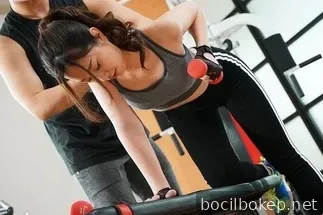 Kisah cinta dengan PT tampan dengan ayam besar