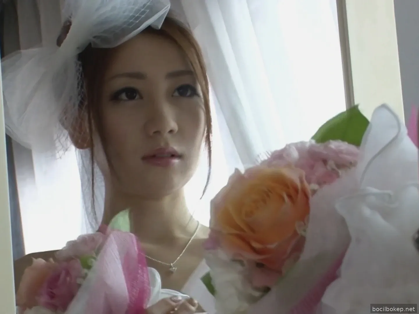 CRB-012715-793 Pengantin wanita melarikan diri sebelum pernikahan, berlari mencari kekasih lamanya untuk terakhir kalinya