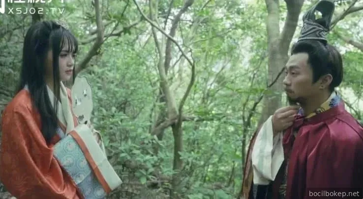 Seorang wanita cantik tersesat di hutan cukup beruntung bisa bertemu Liu Bei