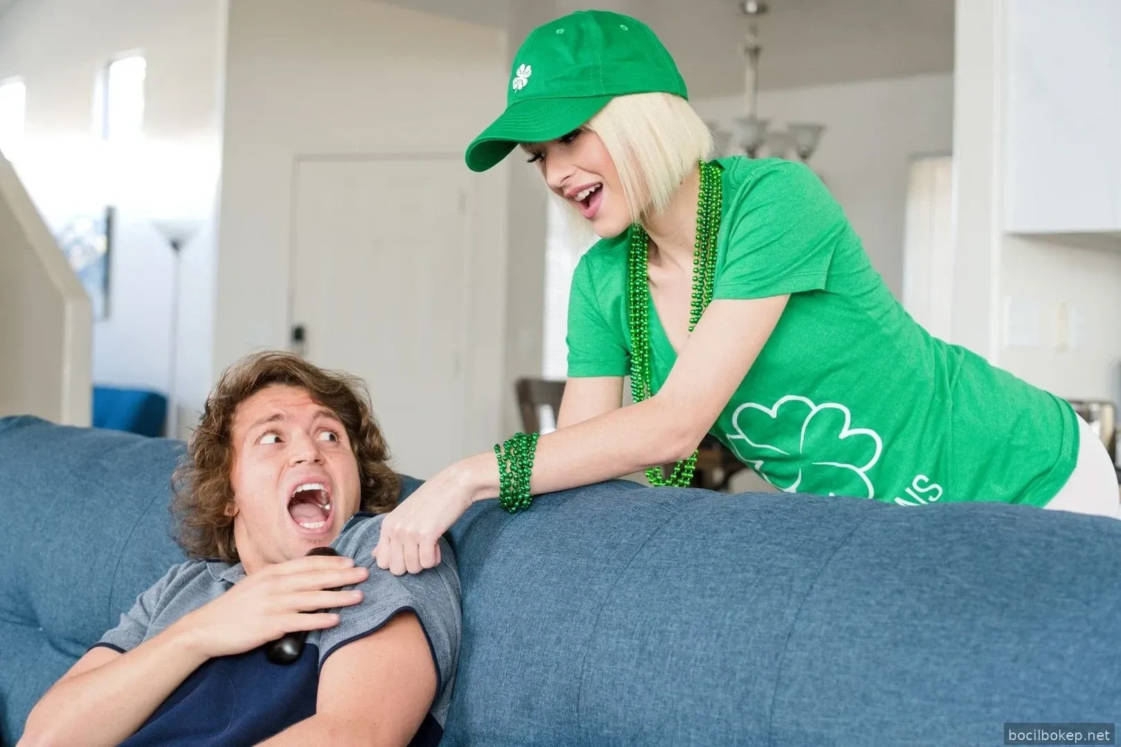 Kejutan datang dari sepupunya – Jessie Saint