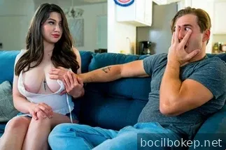 Kakak tirinya meminta cinta dari kakaknya