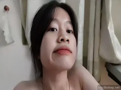 Gadis itu memberi kutukan karena kecanduan vagina....