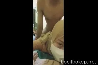 Jilbab Pijet Malah Di Ewe