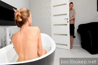 Inses dengan saudara tiri yang nakal