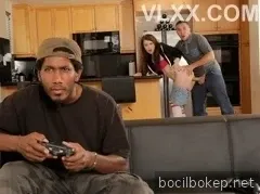 Selamanya bermain-main, lelaki itu 