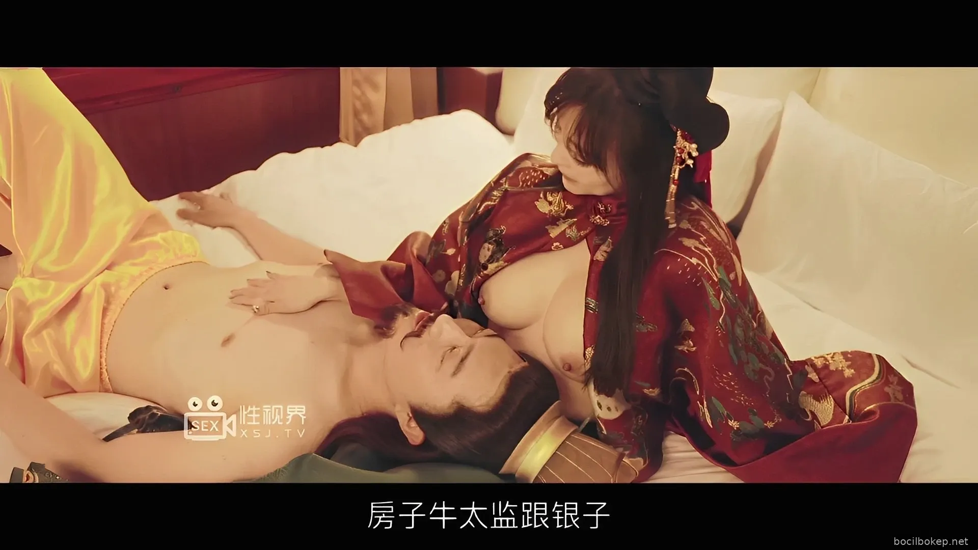 Ratu astigmatik dihamili dengan raja palsu