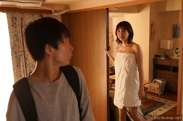 Di rumah bersama adik perempuan pacarmu yang seksi