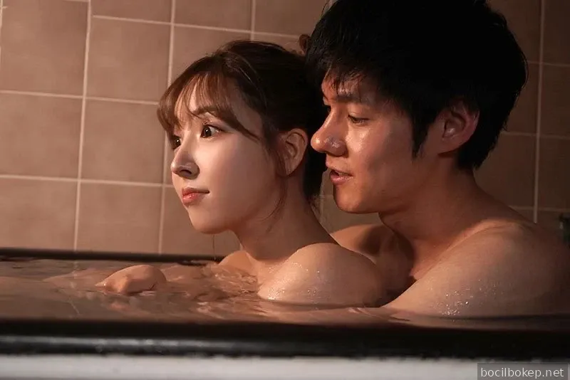 Tinggal bersama dengan kekasih cantiknya