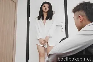 Fotografer mesum itu meniduri seorang model foto telanjang